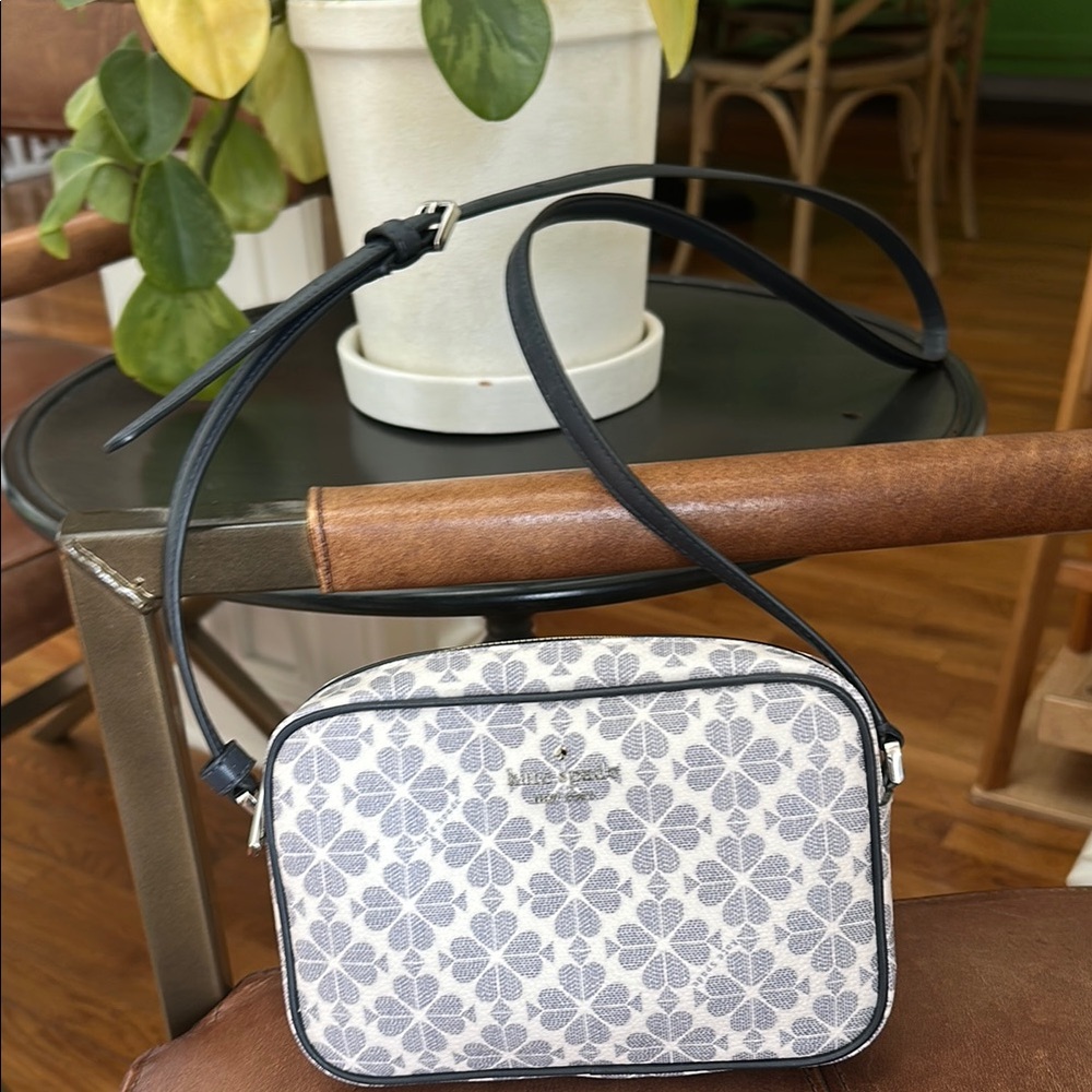 Like New Kate Spade Crossbody Bag